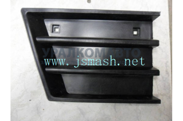 заглушка бампера правая пластик DONG FENG 8406040-C0100