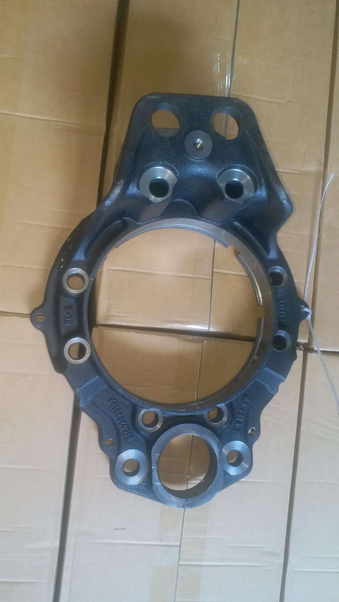 Суппорт передний 6х6 HDZ237 X3000
